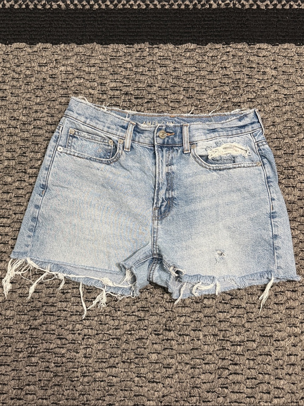 American Eagle Denim Cutoff Shorts Women’s Sz 6 Casual Distressed Festival